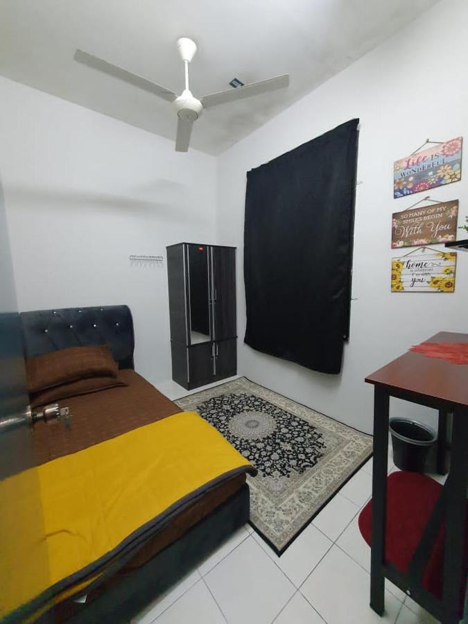 Lh Alisha Homestay Wangsa Mewangi Gua Musang Exterior foto