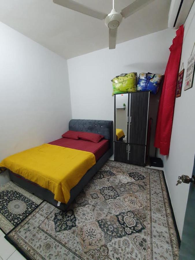 Lh Alisha Homestay Wangsa Mewangi Gua Musang Exterior foto